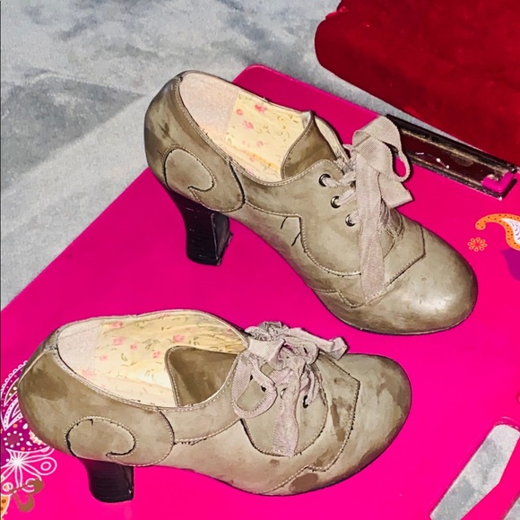 Beautiful Vintage style retro pinup Oxford pump shoes - Picture 7 of 9